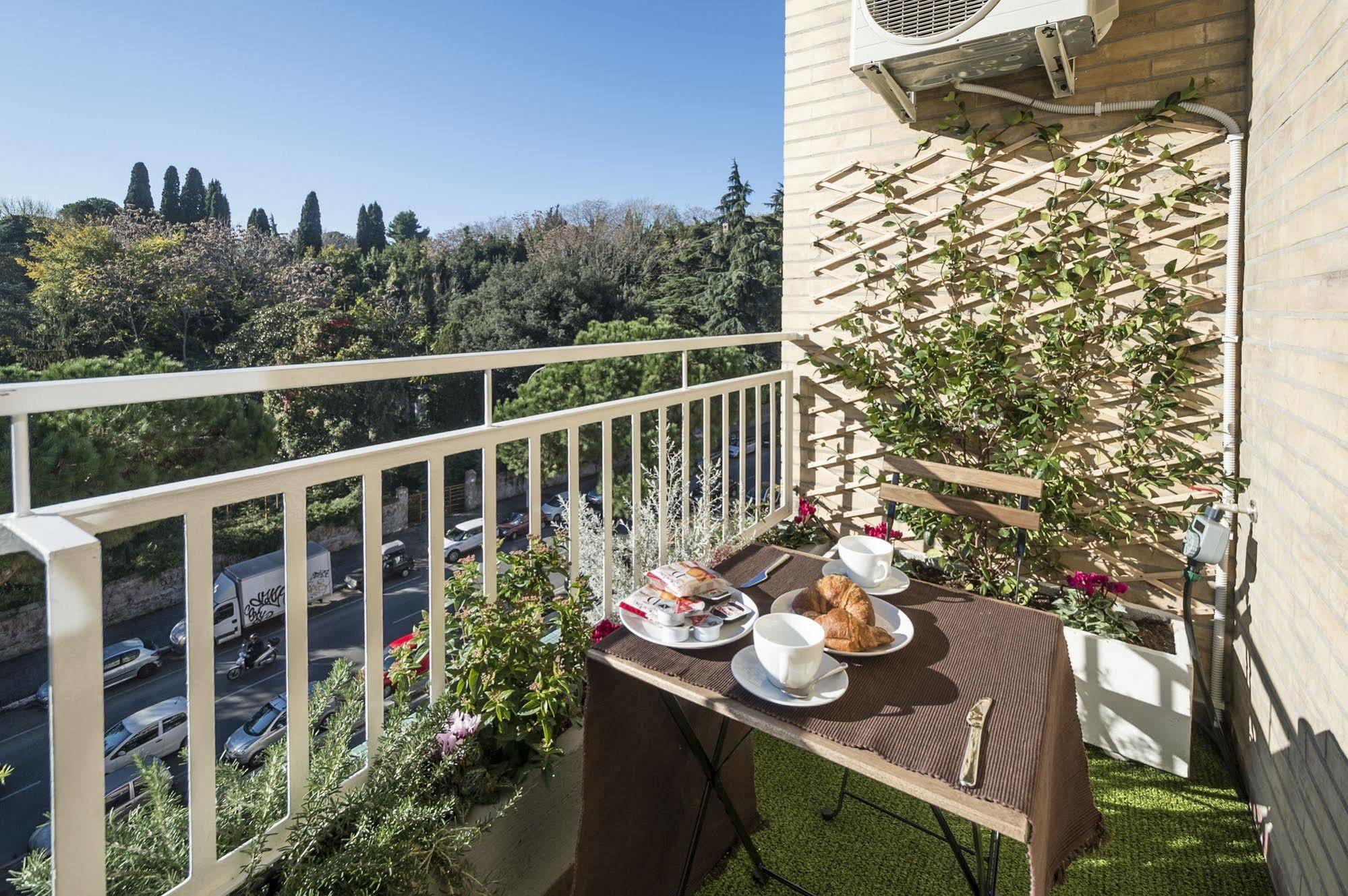 Happy Holiday In Rome B&B Ngoại thất bức ảnh
